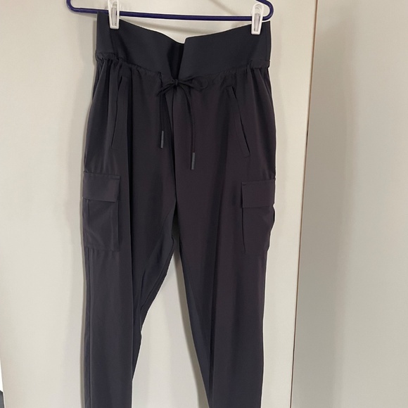 ATHLETA Women’s Size 10 Jogger/Cargo Pants - Picture 2 of 7